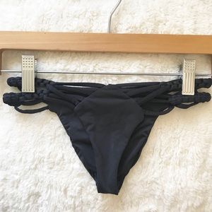 Frankie’s bikinis bottom